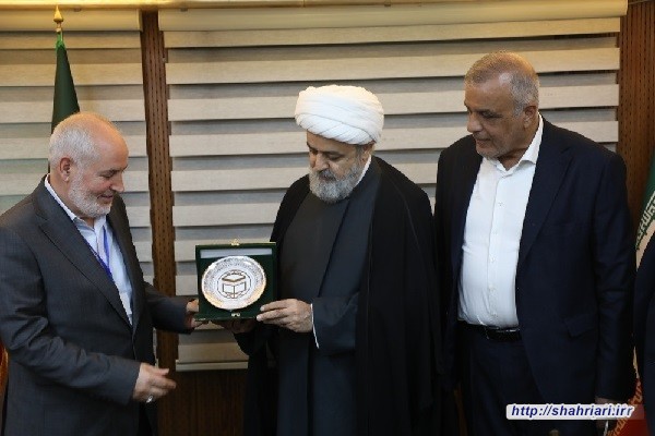دیدار مؤسس جمعیت آموزش و فرهنگ مقدونیه با دبیرکل مجمع جهانی تقریب مذاهب اسلامی