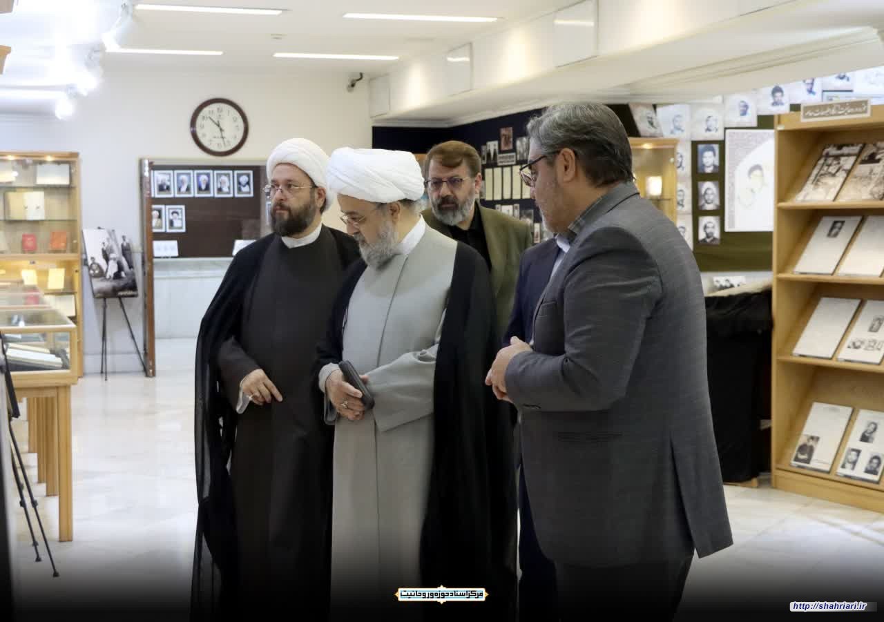 حضور حجت الاسلام والمسلمین دکتر شهریاری دبیرکل مجمع جهانی تقریب مذاهب در مرکز اسناد حوزه و روحانیت