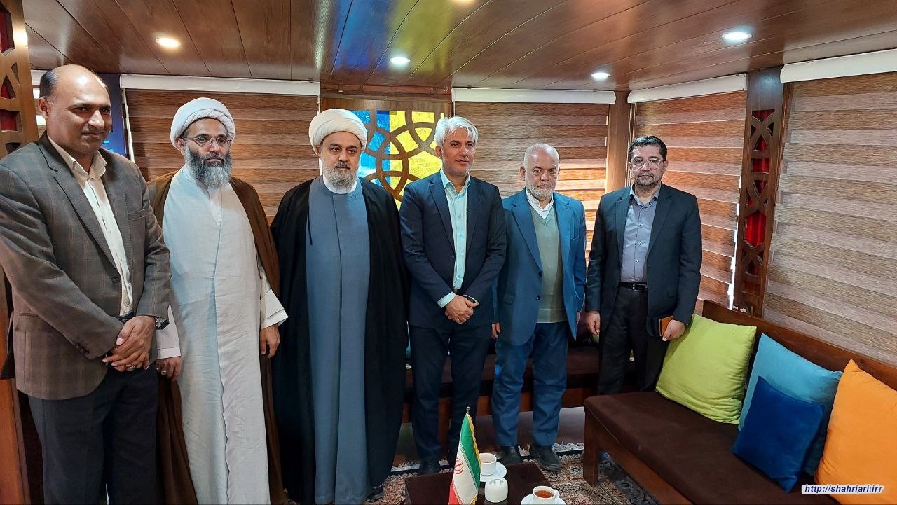 دبیرکل مجمع تقریب در دیدار مدیرکل صداوسیمای هرمزگان: علما و بزرگان اهل سنت سرمایه ما هستند
