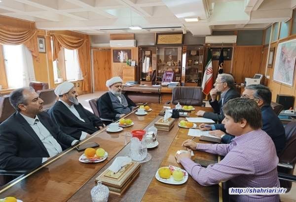 دیدار دبیرکل مجمع تقریب با رئیس دانشگاه شیراز؛ دکتر شهریاری: فاز اول کنفرانس کرامت انسانی 21 آبان ماه در مشهد برگزار می‌شود