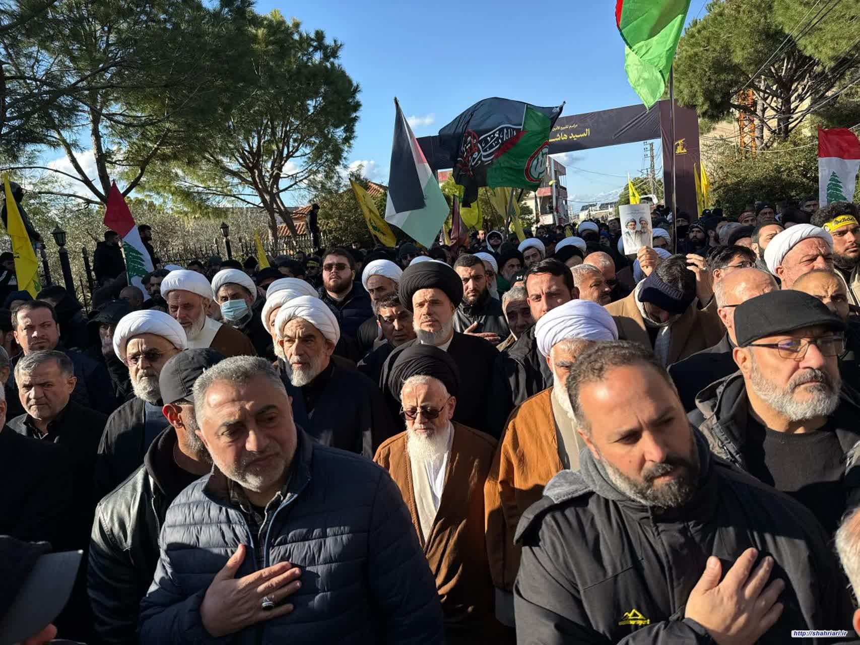 حضور دبیرکل مجمع جهانی تقریب مذاهب اسلامی در مراسم تشییع پیکر شهیدان سیدحسن نصرالله و سیدهاشم صفی الدین