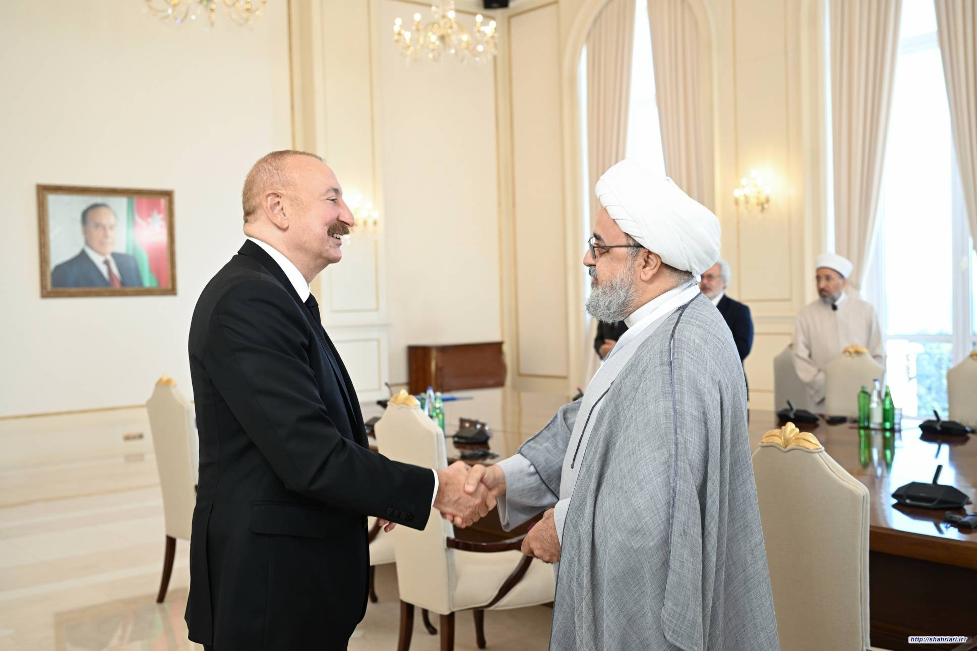 با حضور دبیرکل مجمع جهانی تقریب برگزار شد؛ دیدار میهمانان کنفرانس بینالمللی بزرگداشت شیخ سید یحیی باکویی با "الهام علی اف"