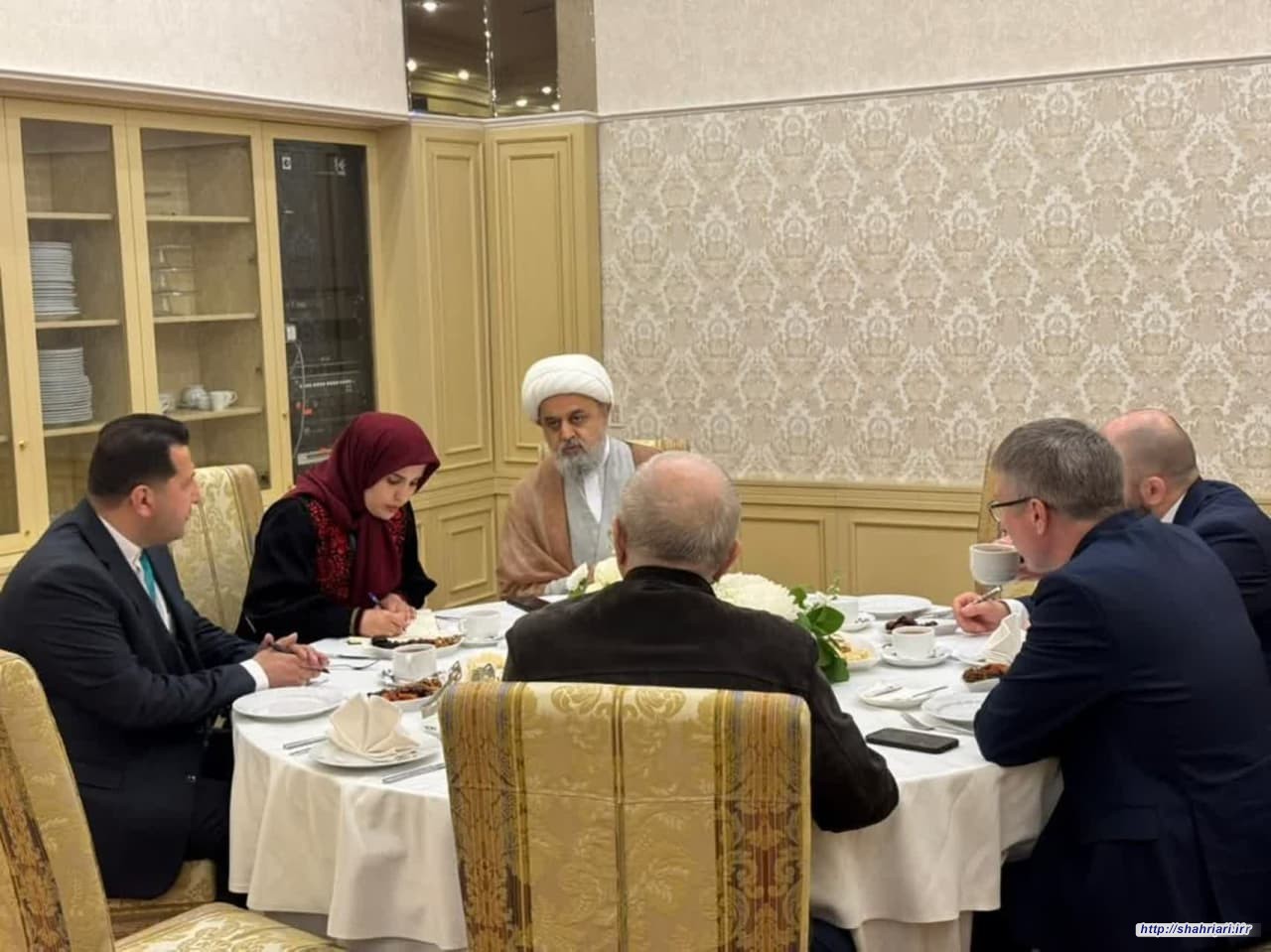 دیدار حجت الاسلام و المسلمین دکتر حمید شهریاری،با فریت موخامتشین، مشاور گروه چشم انداز راهبردی «روسیه: جهان اسلام»